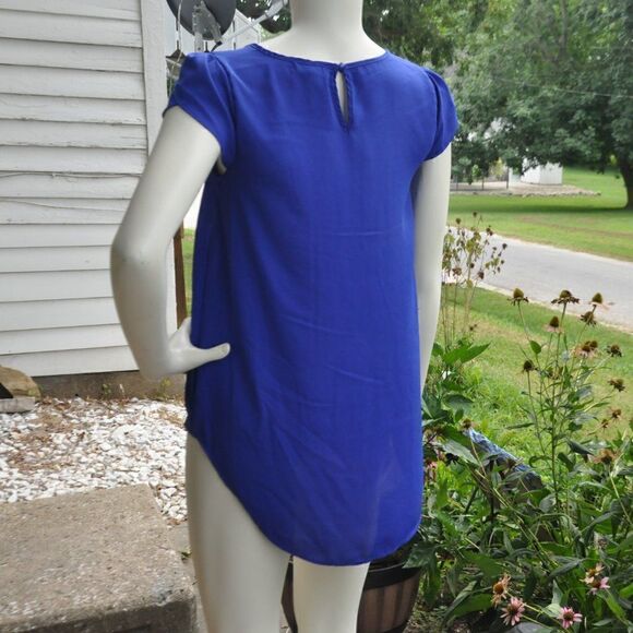 2/$10 Pink Rose 100% Polyester Size Large Hi-Lo Top BUNDLE ONLY - Picture 3 of 4